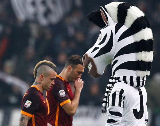 4次超越因扎吉，姆巴佩是欧冠客场戴帽次数最多的球员（姆巴佩4次欧冠客场戴帽，超越因扎吉成历史最多）