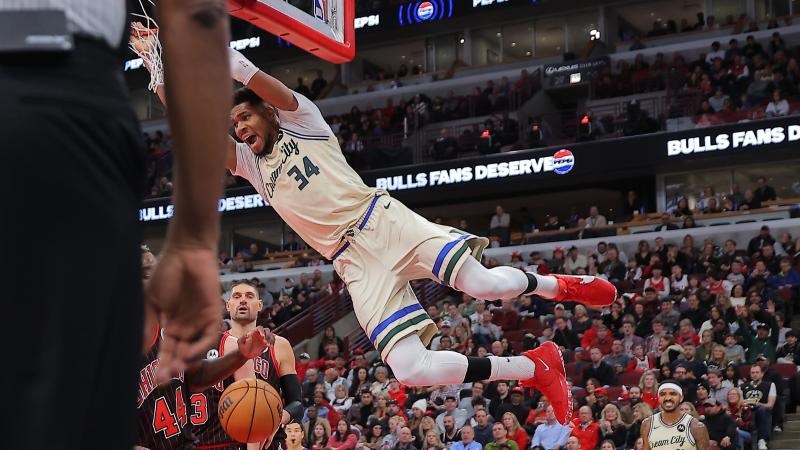 世体：施洛特贝克仍犹豫与多特续约，皇马与巴萨将争夺他（世体：施洛特贝克续约多特仍存疑，皇马巴萨或掀争夺战）