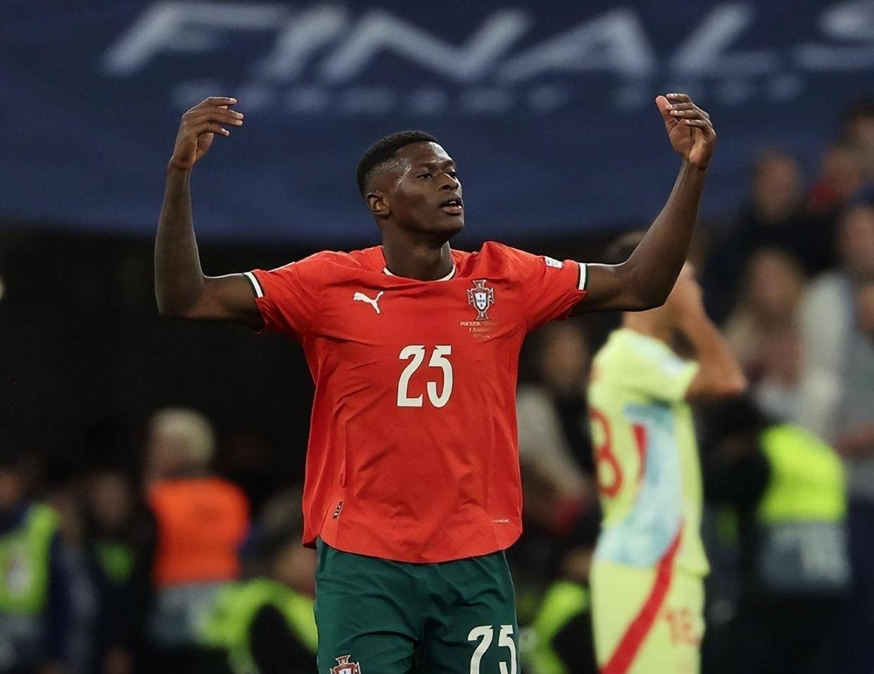 德泽尔比：我没和国米接触过；路易斯-恩里克需要信任（德泽尔比否认与国米有接触，称路易斯-恩里克应获信任）