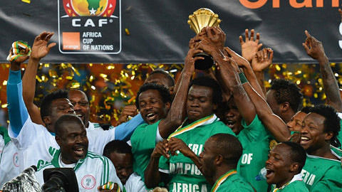 本赛季俱乐部双人组进球榜：凯恩+迪亚斯37球高居第一（本赛季俱乐部双人进球榜：凯恩与迪亚斯合计37球领跑）