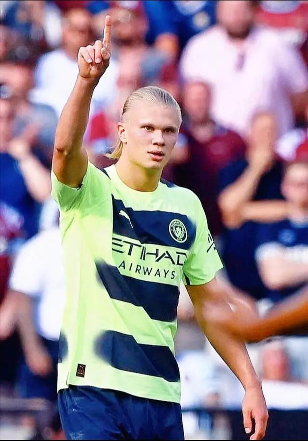 球迷投票！足协杯决赛将设“明星机位”，两队各有3人候选（球迷投票定夺！足协杯决赛增设明星机位，两队各有3名候选）