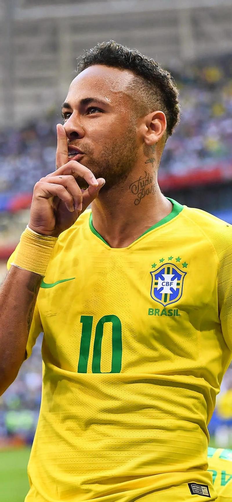 不理智，战乌兹的熊猫杯中，汪士钦职业生涯首次染红（熊猫杯对阵乌兹，汪士钦情绪失控生涯首次吃到红牌）